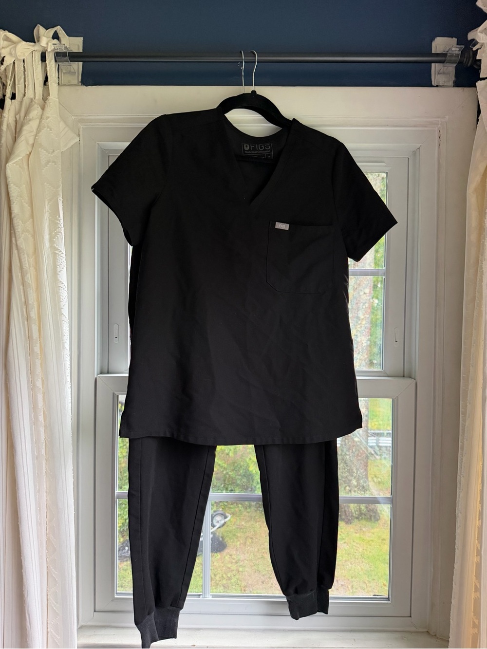 Figs Black Short-Sleeve V-Neck Scrub Top and Jogger Pants
